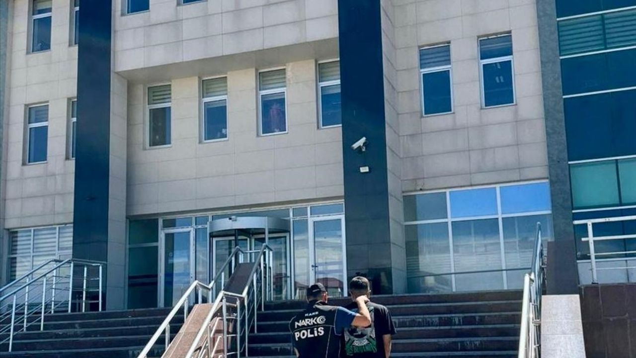 Kars'ta Yolcu Otobüsünde Uyuşturucu Ele Geçirildi