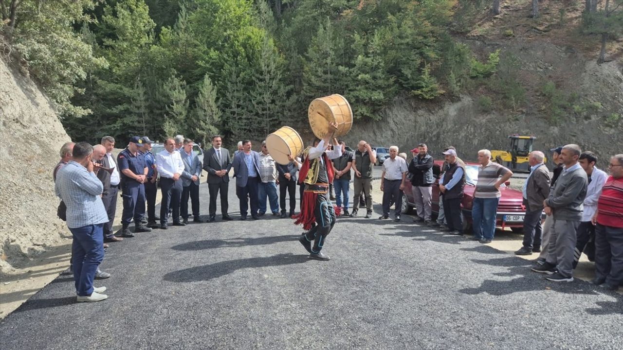 Kastamonu'da Asfaltlanan Köy Yolu Kutlandı