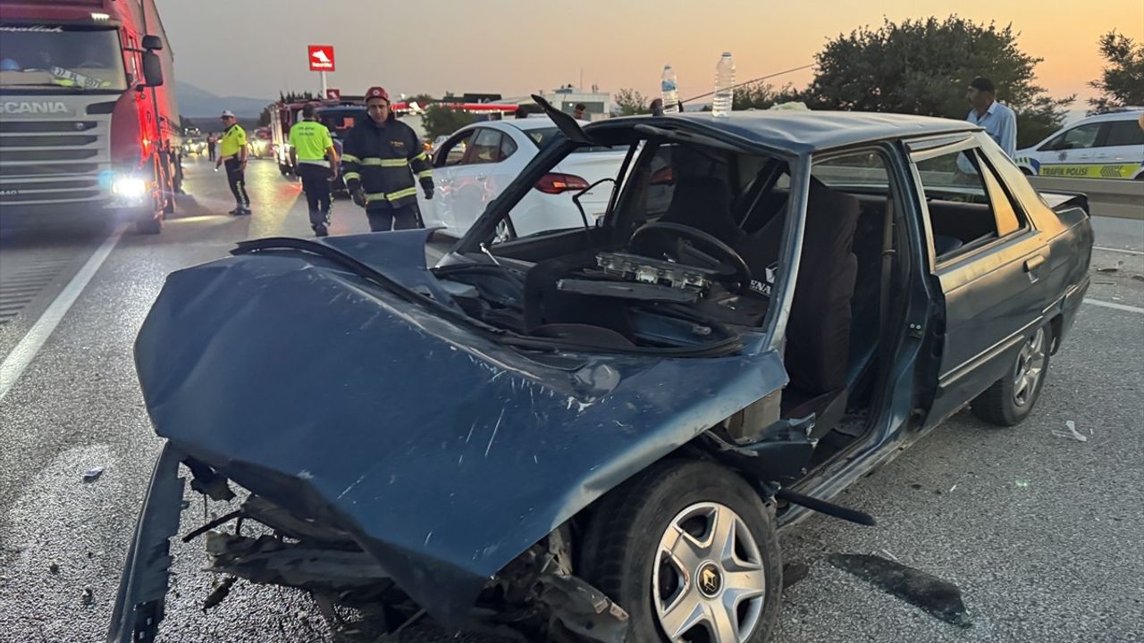 Kastamonu'da Bariera Çarpan Otomobilde 5 Yaralı
