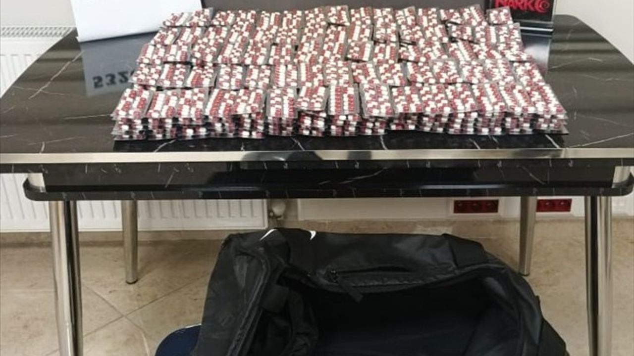 Kastamonu'da Uyuşturucu Operasyonu: 5 Bin 326 Hap Ele Geçirildi
