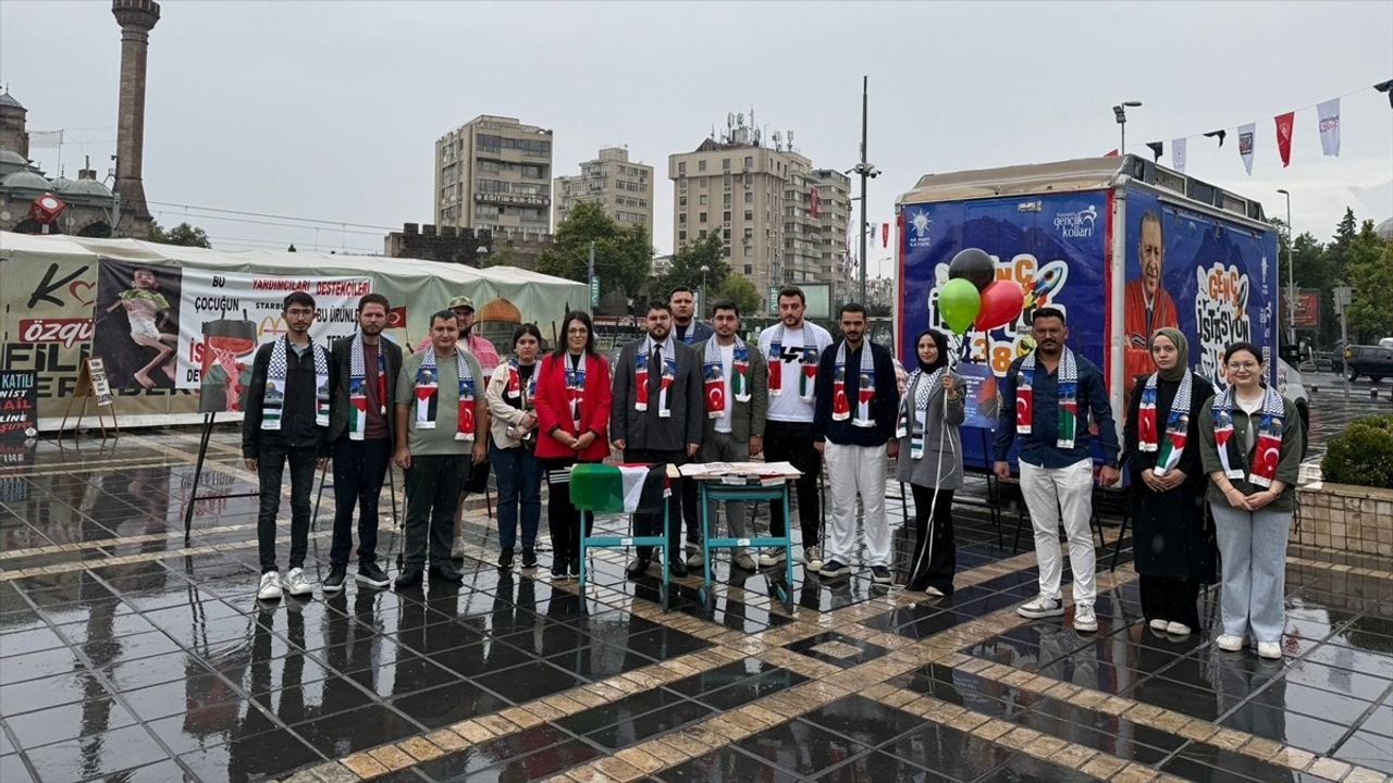 Kayseri'de Boş Sıralar Etkinliği: Gazzeli Çocuklara Dikkat Çekildi