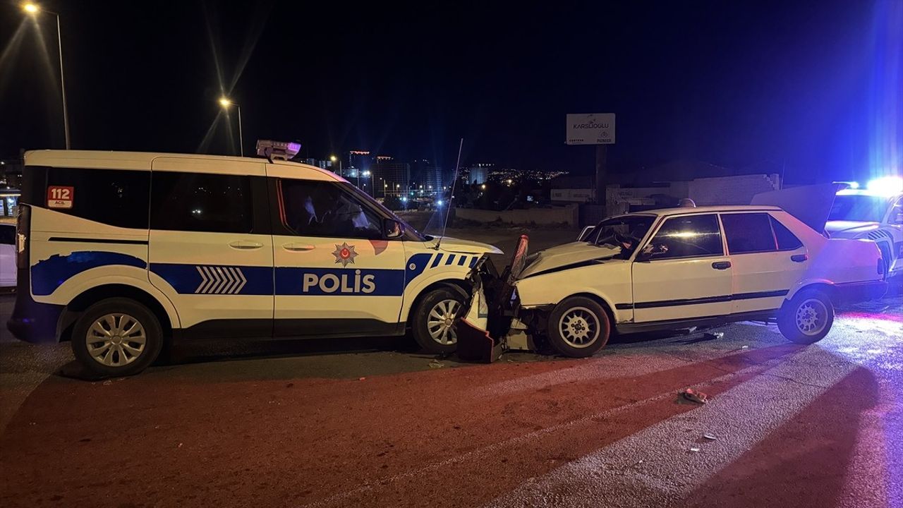Kayseri'de Kaçan Sürücü Polise Çarptı, İki Polis Yaralandı
