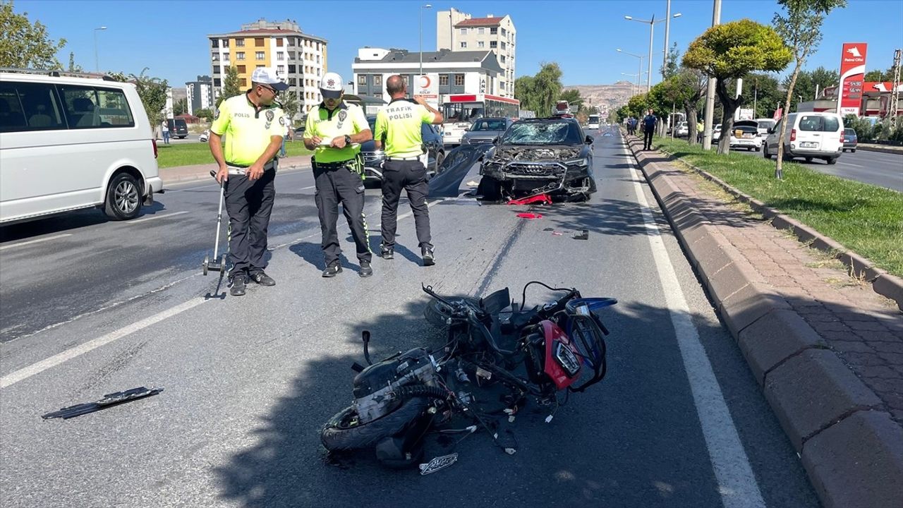 Kayseri'de Motosiklet Kazası: Genç Sürücü Hayatını Kaybetti