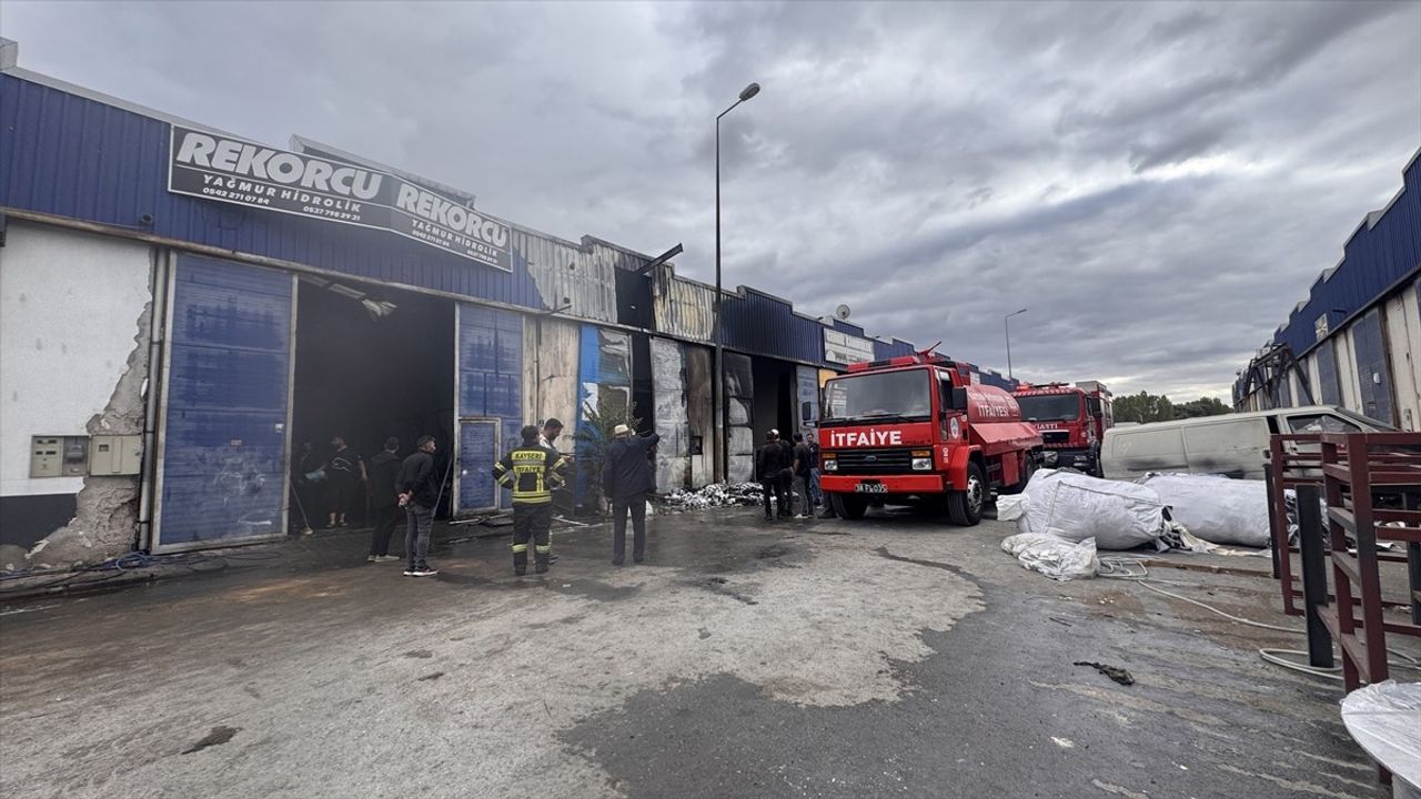 Kayseri'de Yangın Paniği: Üç İş Yeri Zarar Gördü