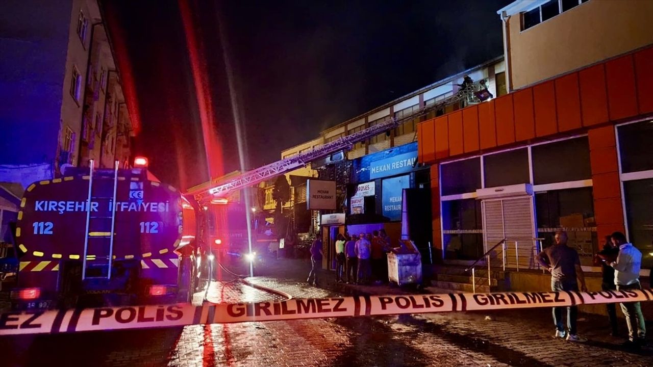 Kırşehir'deki Hırdavat Dükkanında Yangın
