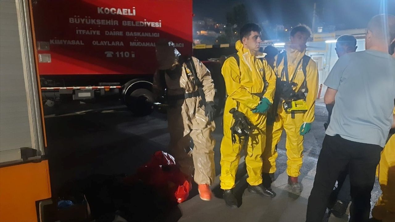 Kocaeli'de Boya Fabrikasında Gaz Sızıntısı