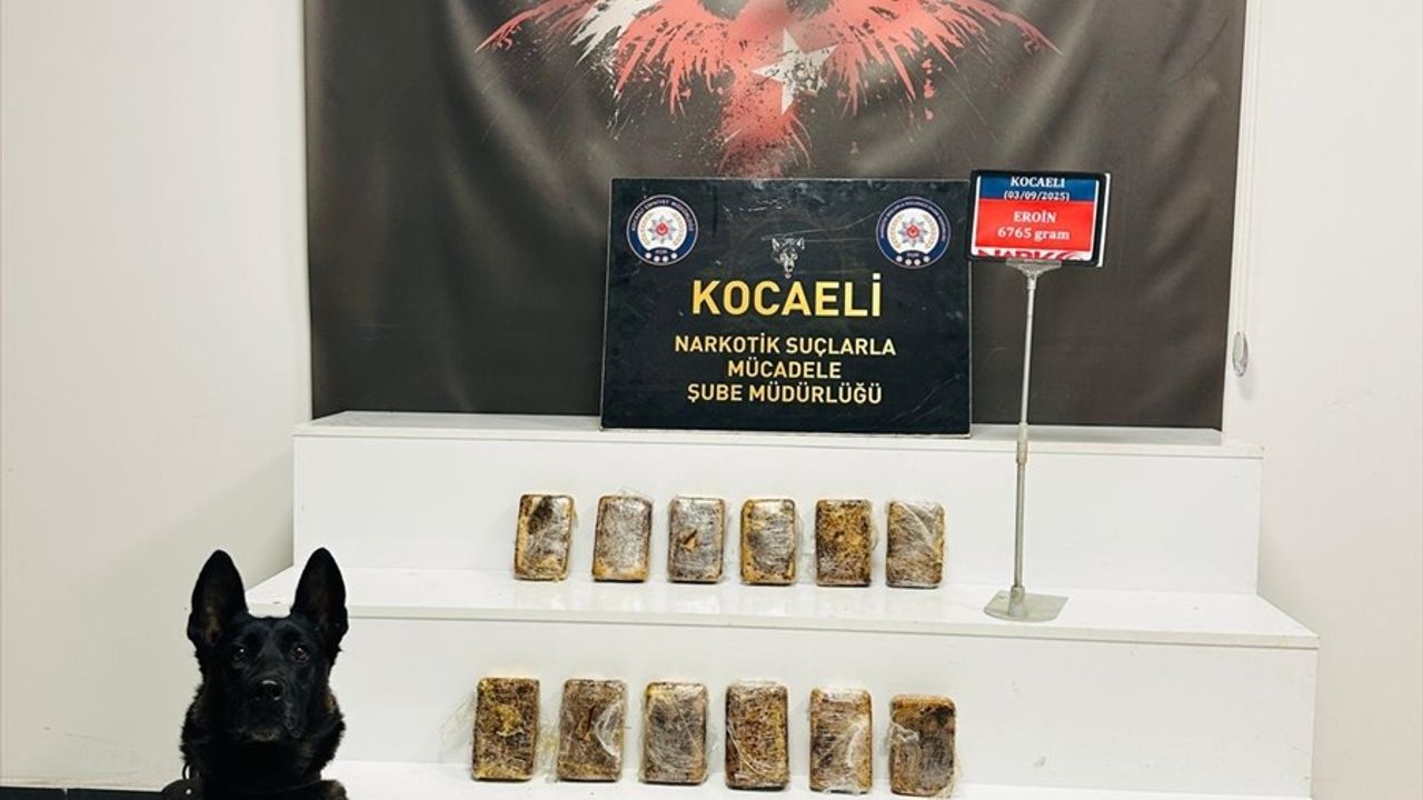 Kocaeli'de Yolcu Otobüsünde Eroin Yakalandı