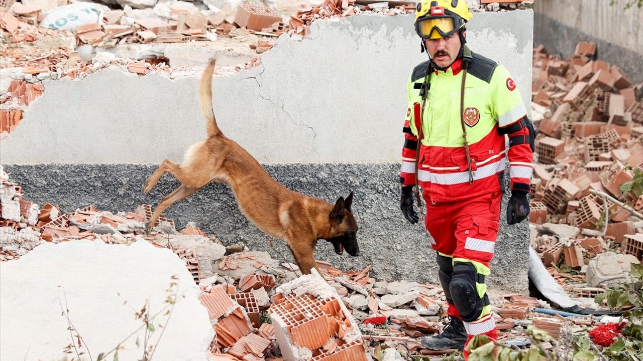 Konya'da Deprem Tatbikatı Gerçekleştirildi