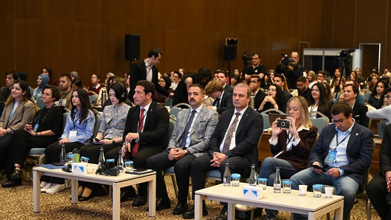 Konya'da Gençlerin Sesi: Ulusal Gençlik Konferansı