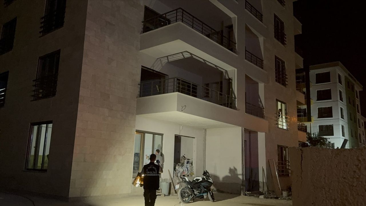 Konya'da İnşaatta Yaranan İşçi Hastaneye Kaldırıldı