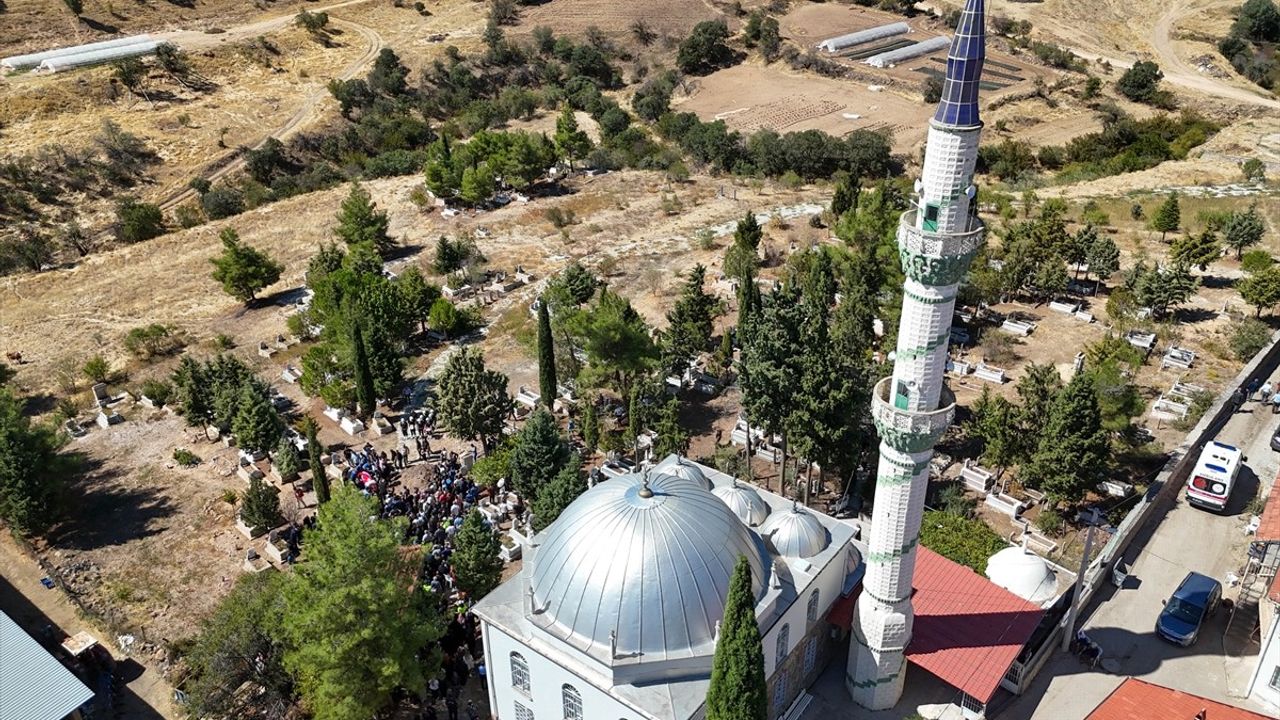 Kütahya'da Trafik Kazasında Hayatını Kaybeden Polis Memuru Uşak'ta Defnedildi