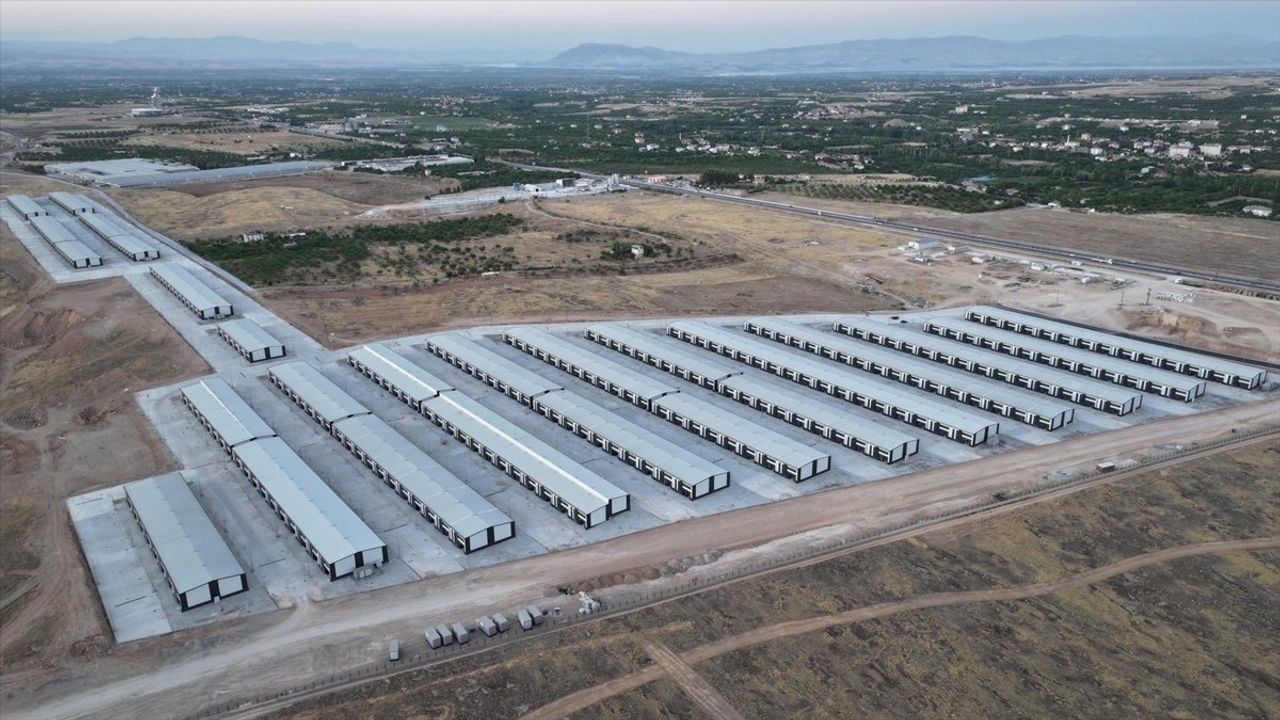 Malatya'da Depremzedeler İçin Yeni Dükkanlar Tamamlandı