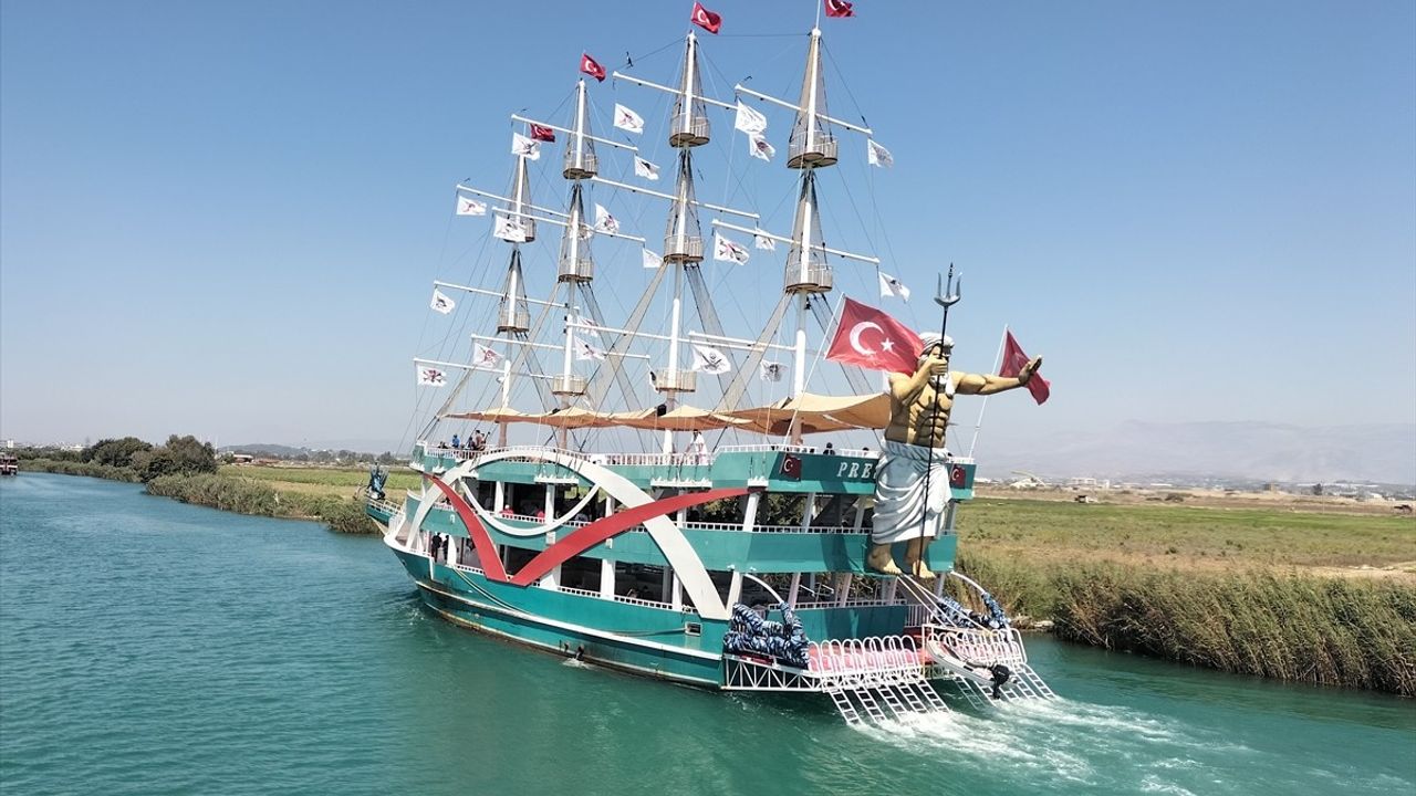 Manavgat Irmağı'nda Mavi Tur Deneyimi