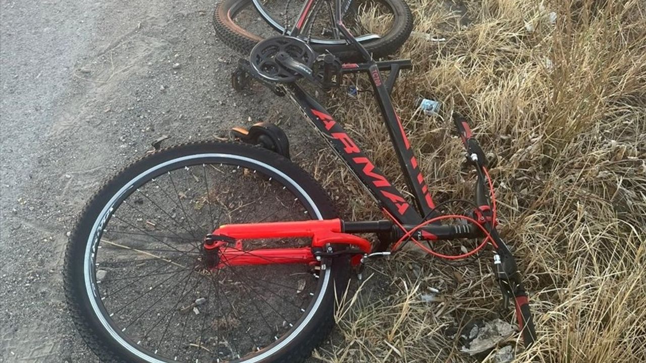 Manisa'da Bisikletli Trafik Kazası: Hayatını Kaybetti