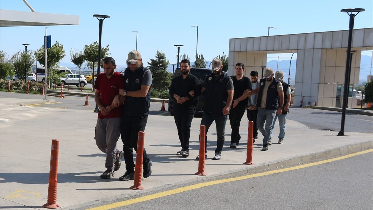Manisa'da DEAŞ Operasyonu: 4 Şüpheli Gözaltında