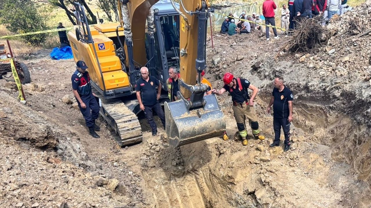 Manisa'da Kuyu Çalışmasında Göçük: İki Kişi Kurtarılmayı Bekliyor