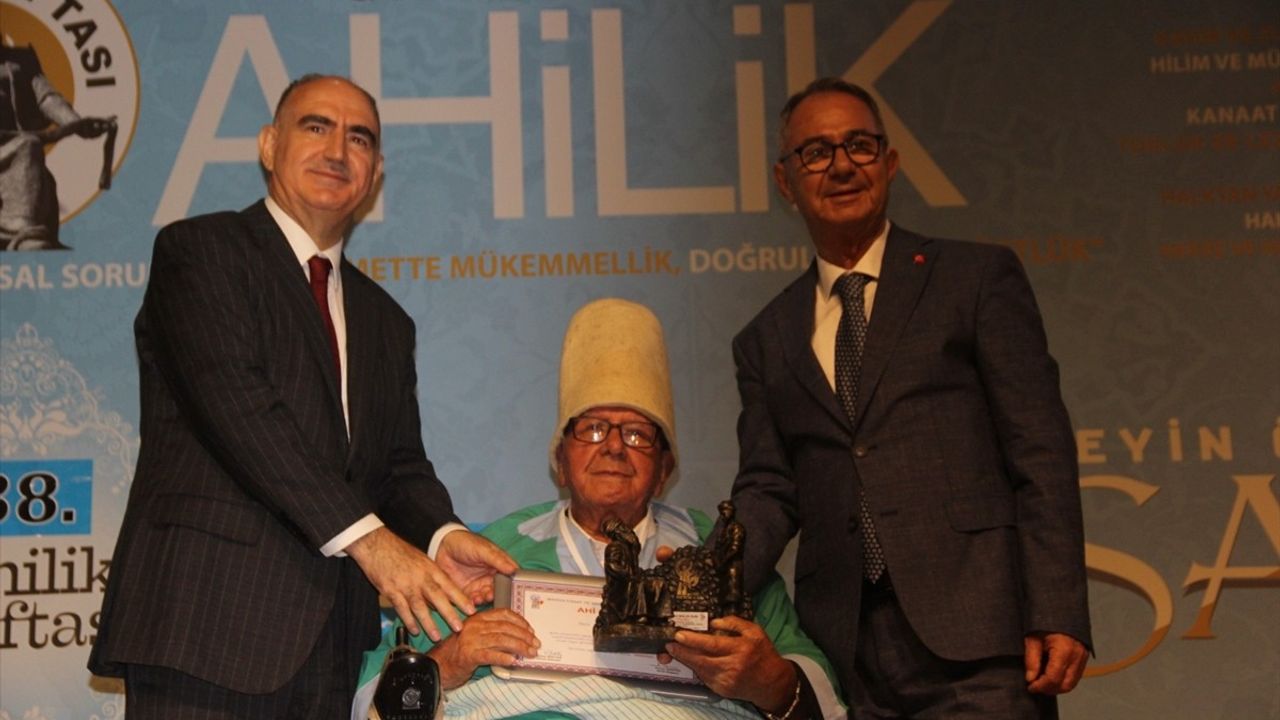 Manisa'da Yılın Ahisi Abdül Balolsun Seçildi