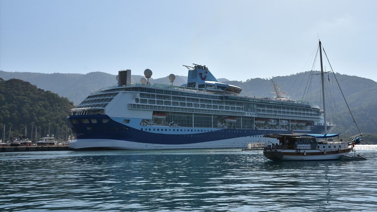 Marmaris'e Marella Discovery 2 İle 1855 Turist Geldi