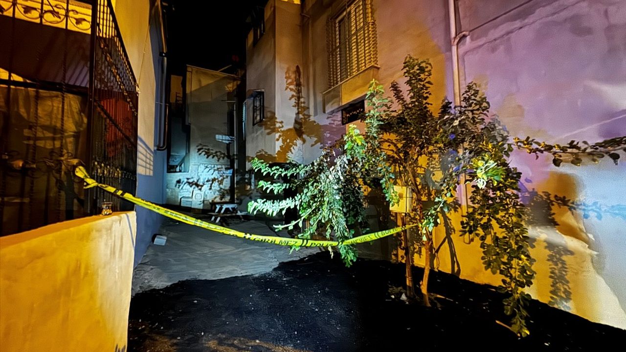 Mersin'de Oğlunu Bıçakla Öldüren Kadın Gözaltına Alındı