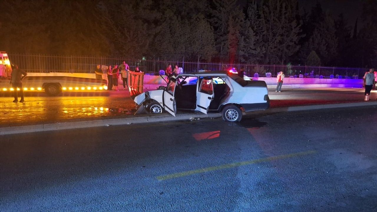 Mersin Tarsus'ta Trafik Kazası: 1 Ölü, 8 Yaralı