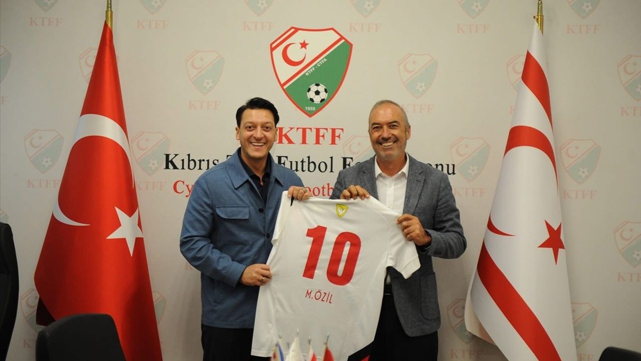 Mesut Özil'den KKTC'ye Destek Çağrısı