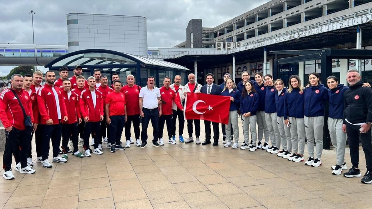 Milli Boksörler Dünya Şampiyonası İçin İngiltere’ye Ulaştı
