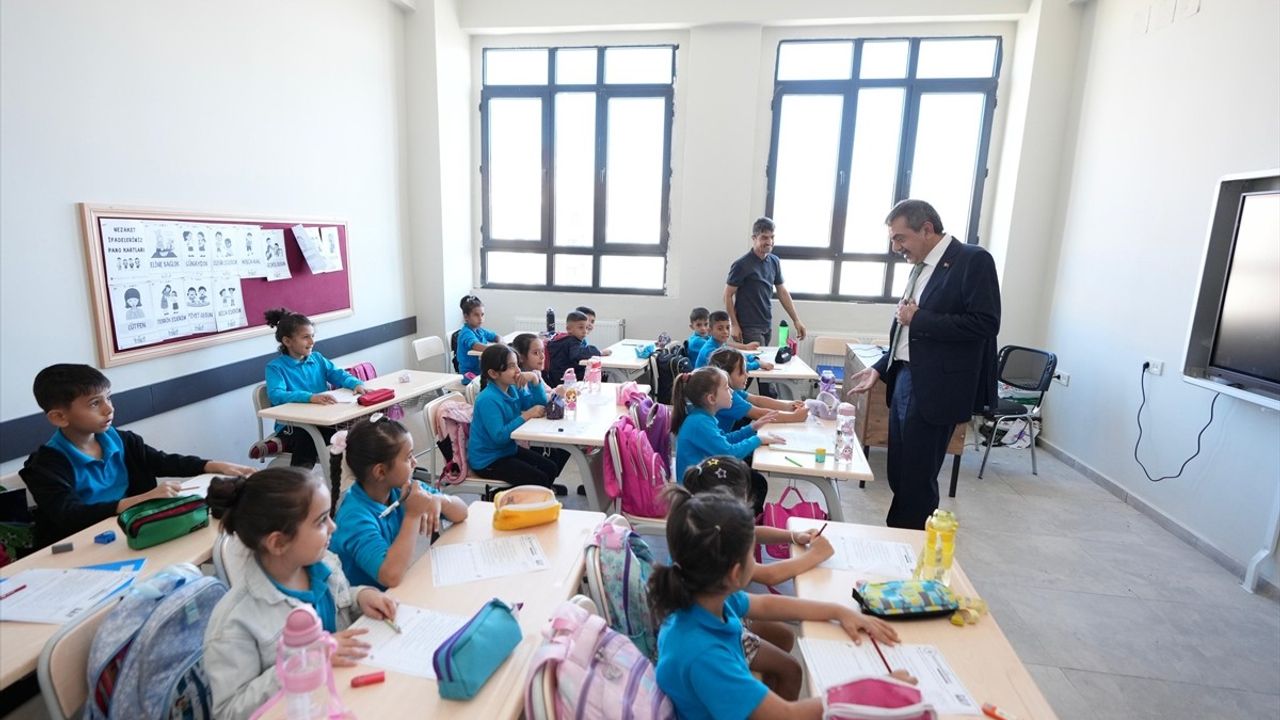 Milli Eğitim Bakanı Tekin, Adıyaman'da Sürpriz Ziyaret Gerçekleştirdi