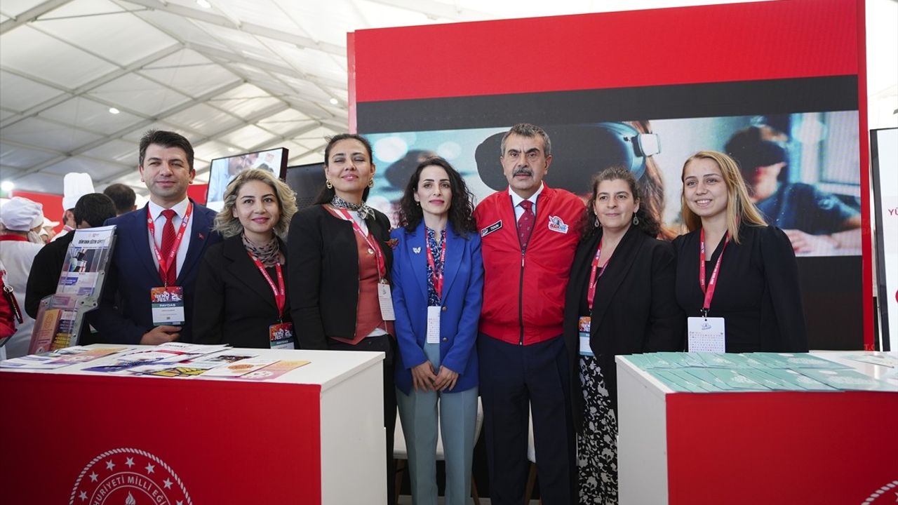 Milli Eğitim Bakanı Tekin TEKNOFEST'i Ziyaret Etti