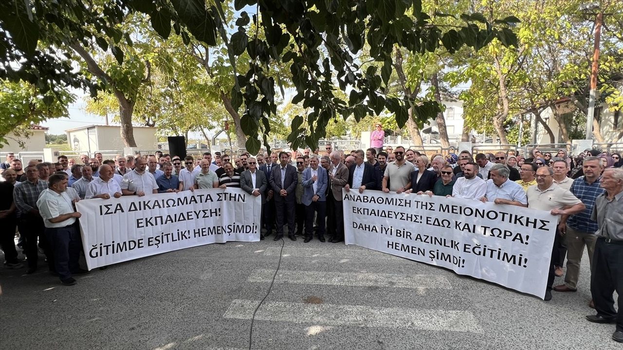 Mizanlı'daki Azınlık İlkokulunun Kapatılması Protesto Edildi