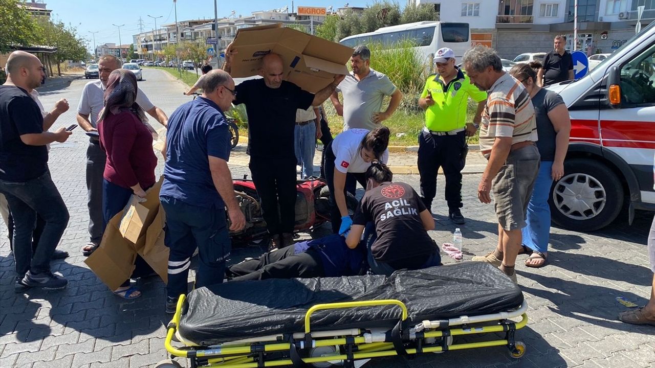 Nazilli'de Trafik Kazası: Yaralı Kadın Güneşten Korundu
