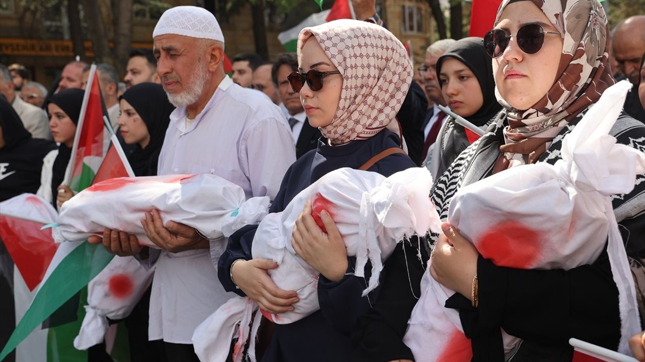Nevşehir'de Filistin'e Destek Yürüyüşü Düzenlendi