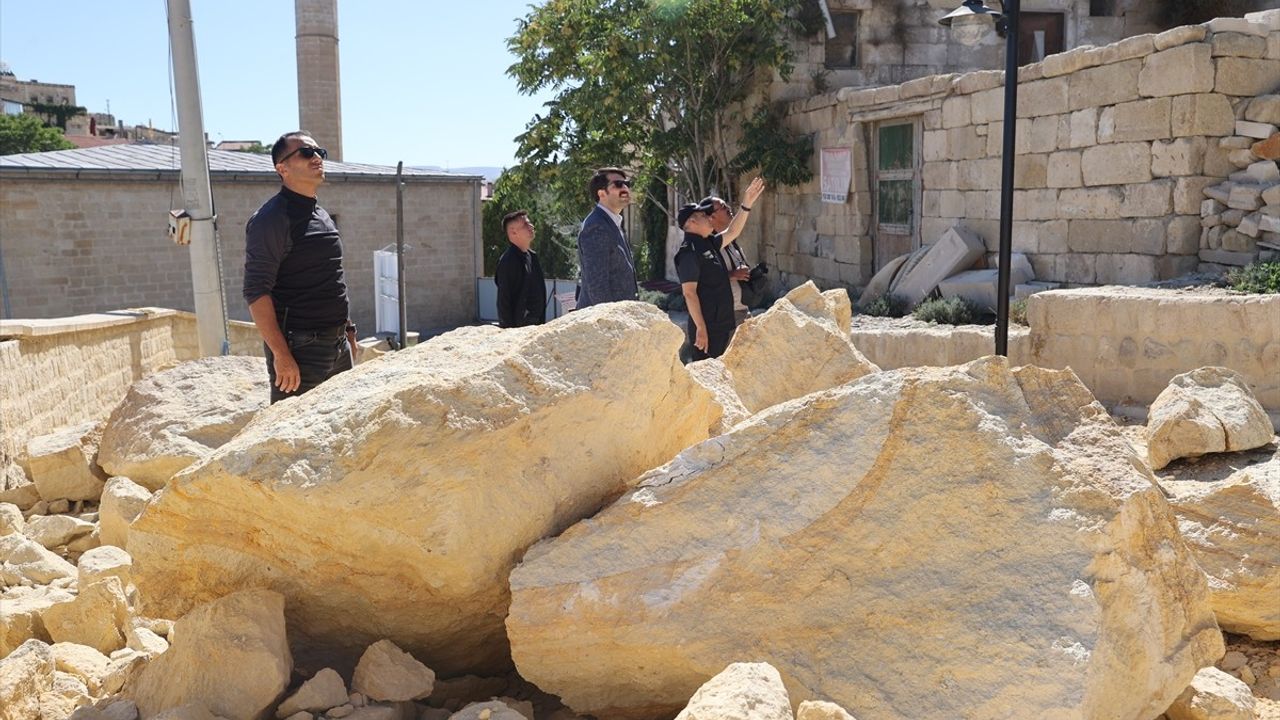 Nevşehir'deki Kayalık Düşmesi Sonrası Tedbirler Alındı