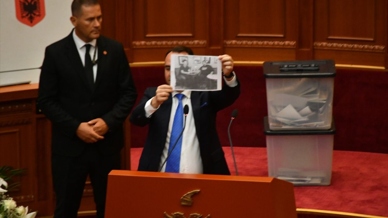 Niko Peleshi Arnavutluk Meclisi'nin Yeni Başkanı