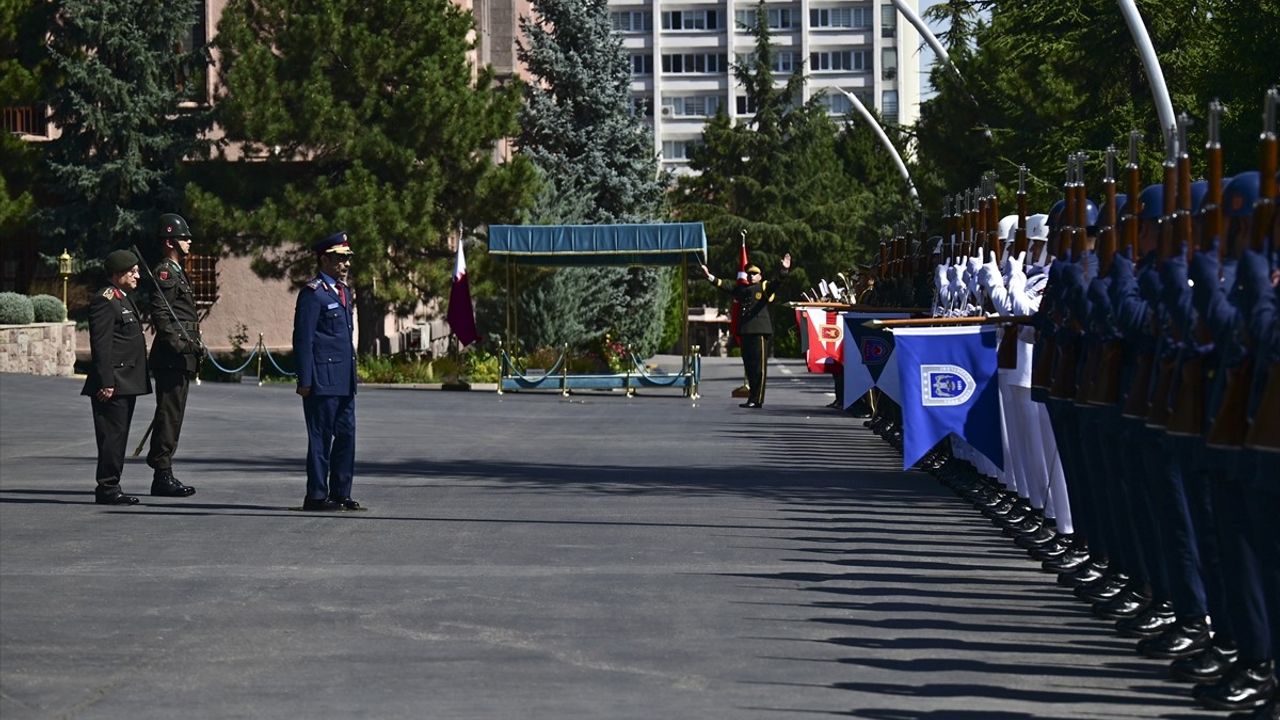 Orgeneral Bayraktaroğlu ve Korgeneral Al-Mannai Görüştü
