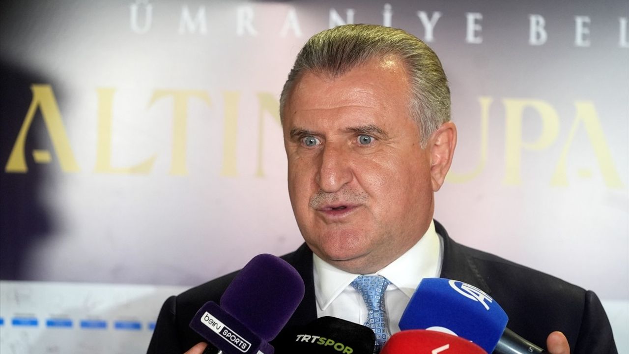 Osman Aşkın Bak'tan Milli Takımlara Destek Mesajı