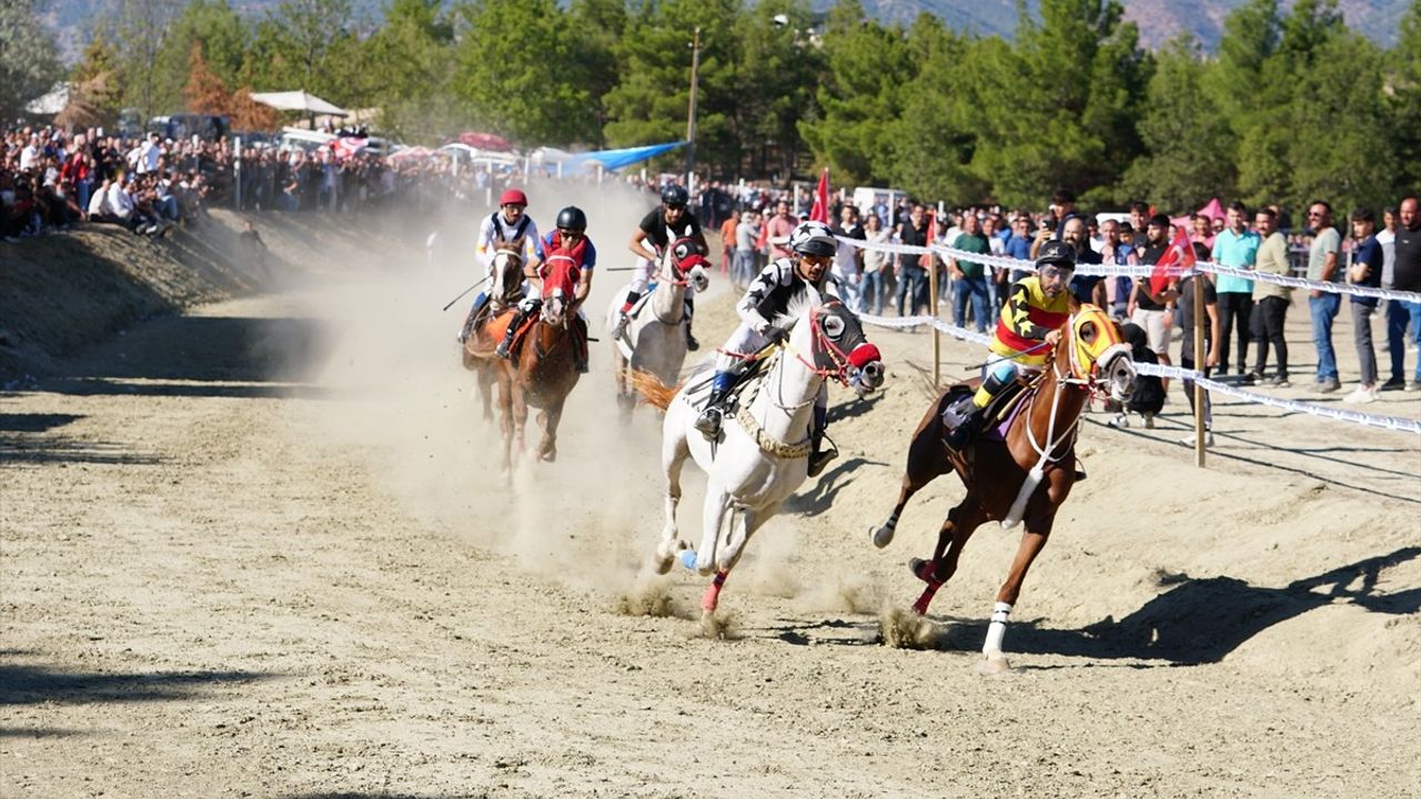 Osmancık’ta Rahvan At Yarışları Coşkusu