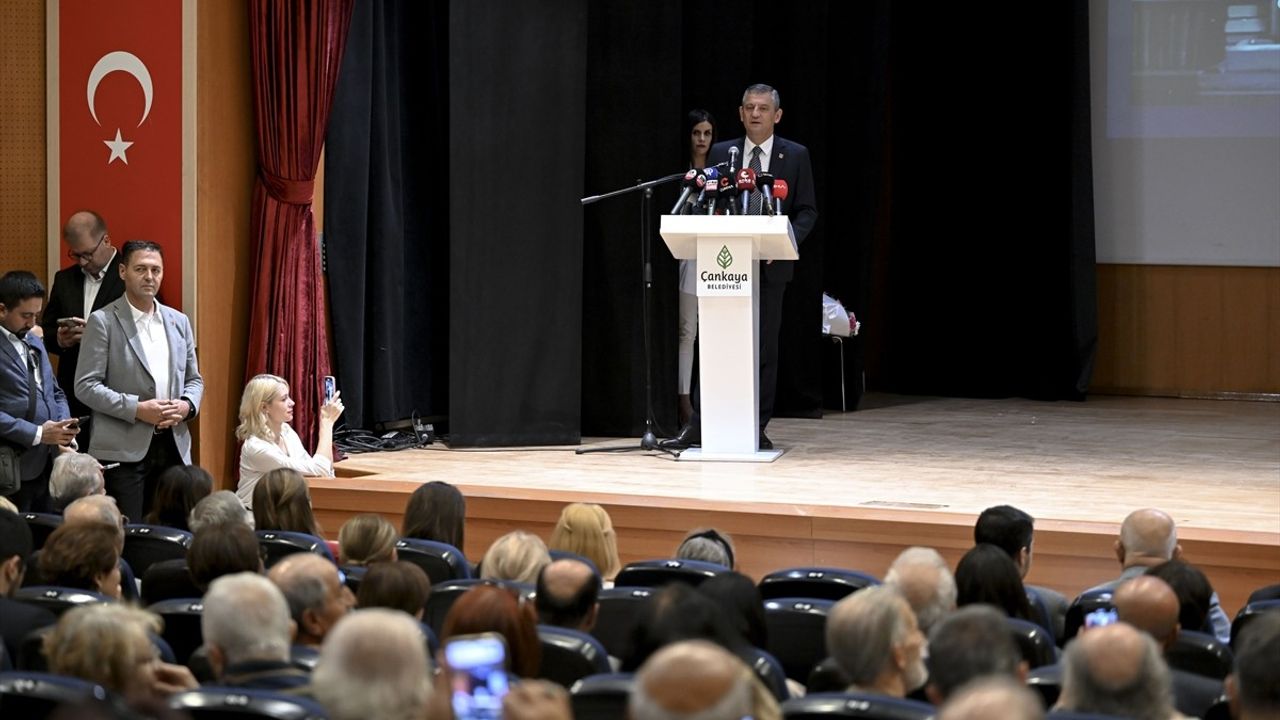 Özgür Özel'den Dil Bayramı'nda İktidar Vurgusu