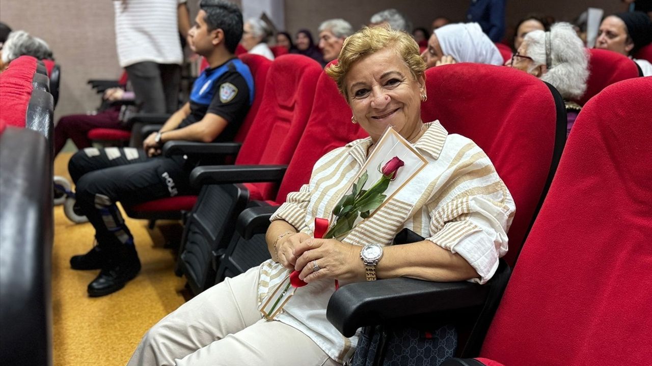 Polis Bandosu'ndan Huzurevi Sakinlerine Konser