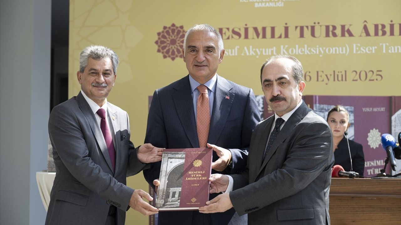 Resimli Türk Abideleri Eserinin Tanıtımı Yapıldı