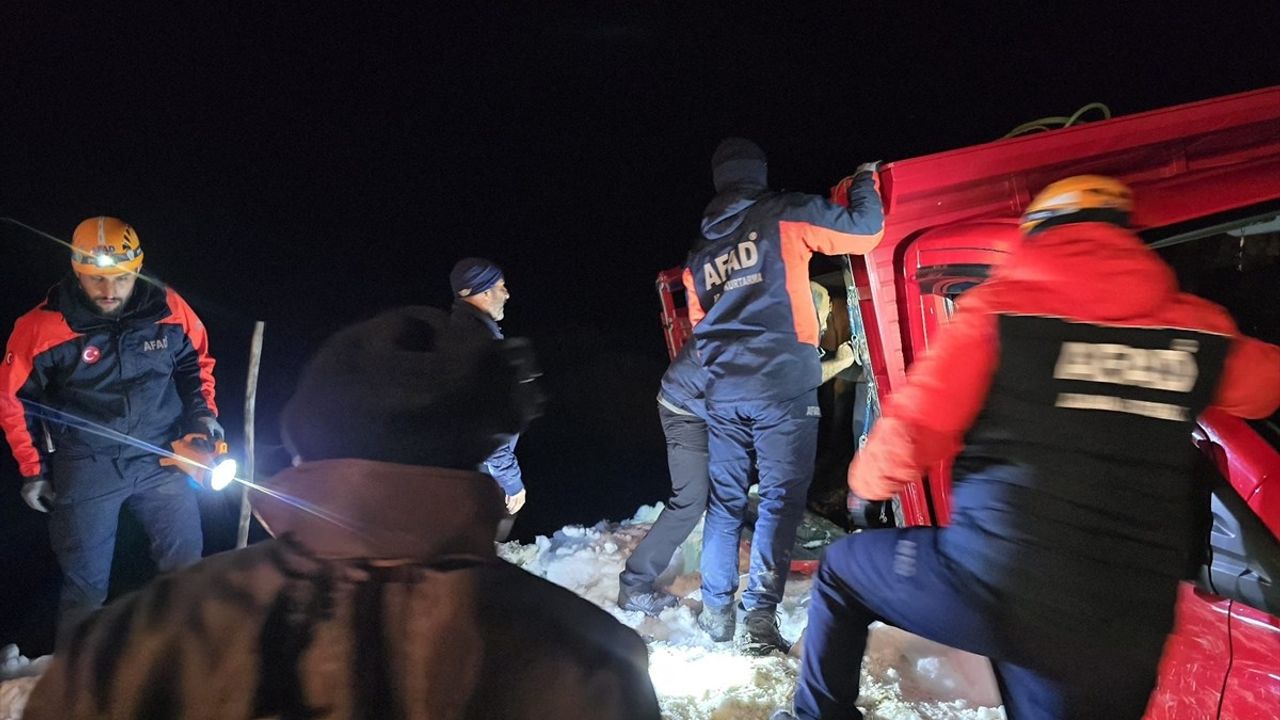 Rize'de Çığ Faciası: 15 Kişi Kurtarıldı