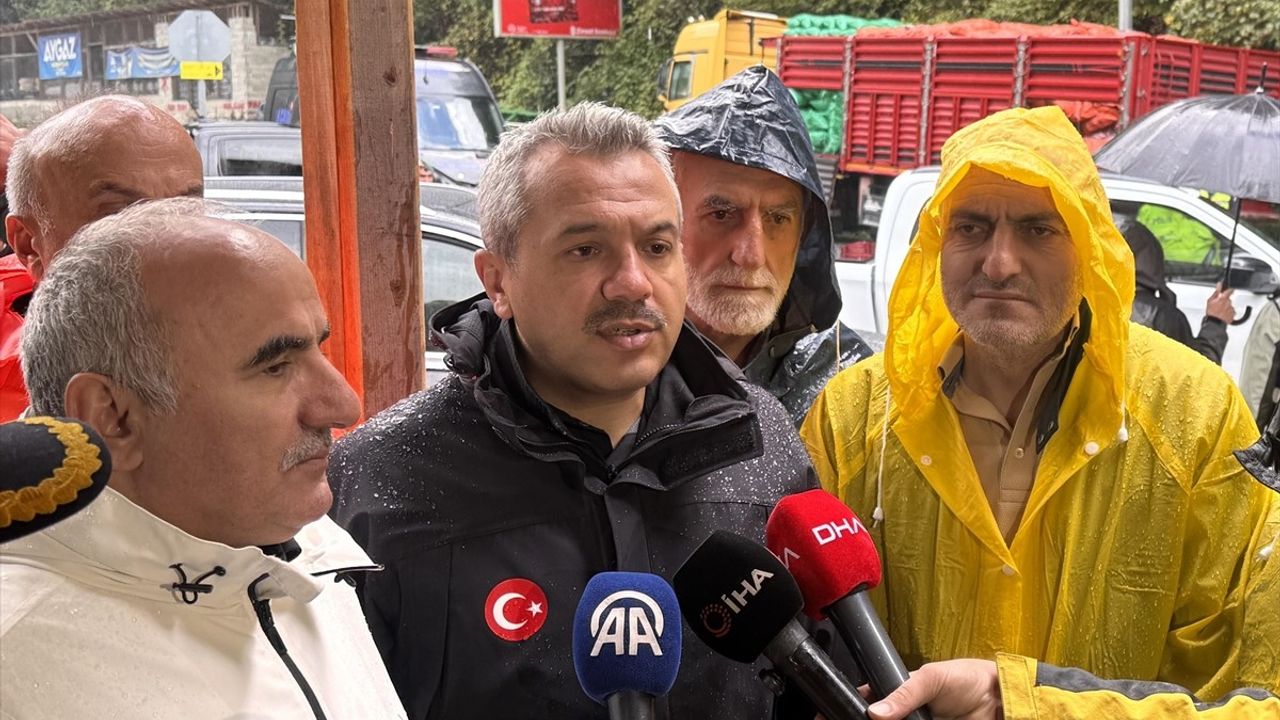Rize'de Sel ve Heyelan Alarmı: Yağışlar Devam Ediyor