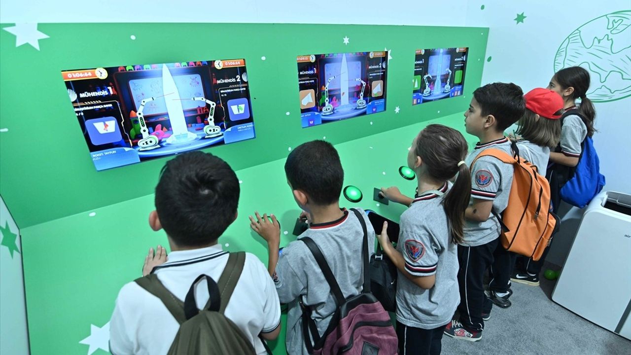 Roketsan, TEKNOFEST 2023'te Teknoloji Tutkunları ile Buluşuyor