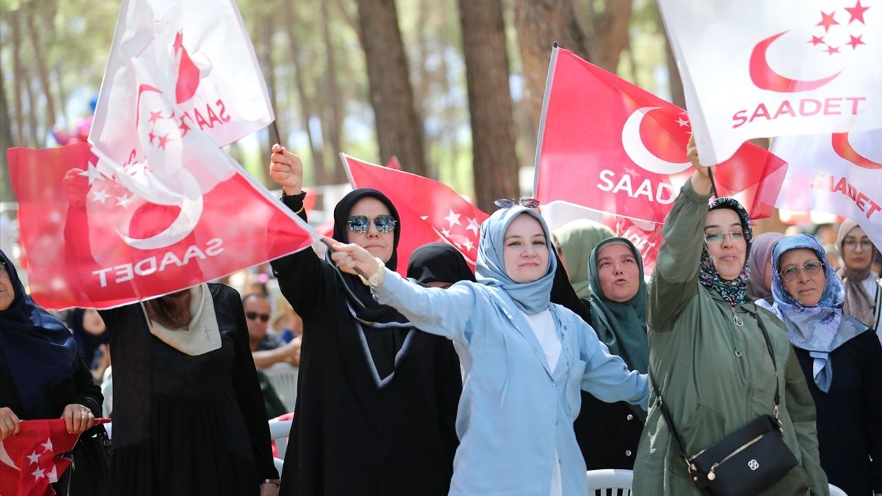 Saadet Partisi Genel Başkanı Arıkan, Gazze'ye Umut Taşıyor