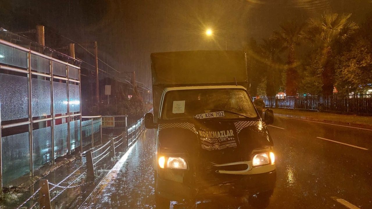 Samsun'da Kamyonet Çarpan İki Çocuk Hayatını Kaybetti