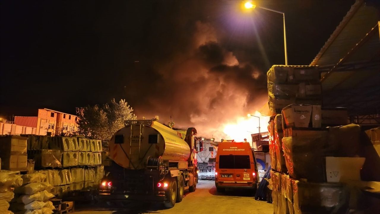 Samsun'da Kereste Fabrikasında Yangın