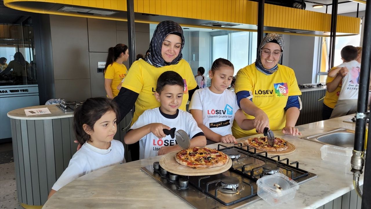 Samsun'da Lösemili Çocuklar İçin Keyifli Pizza Etkinliği