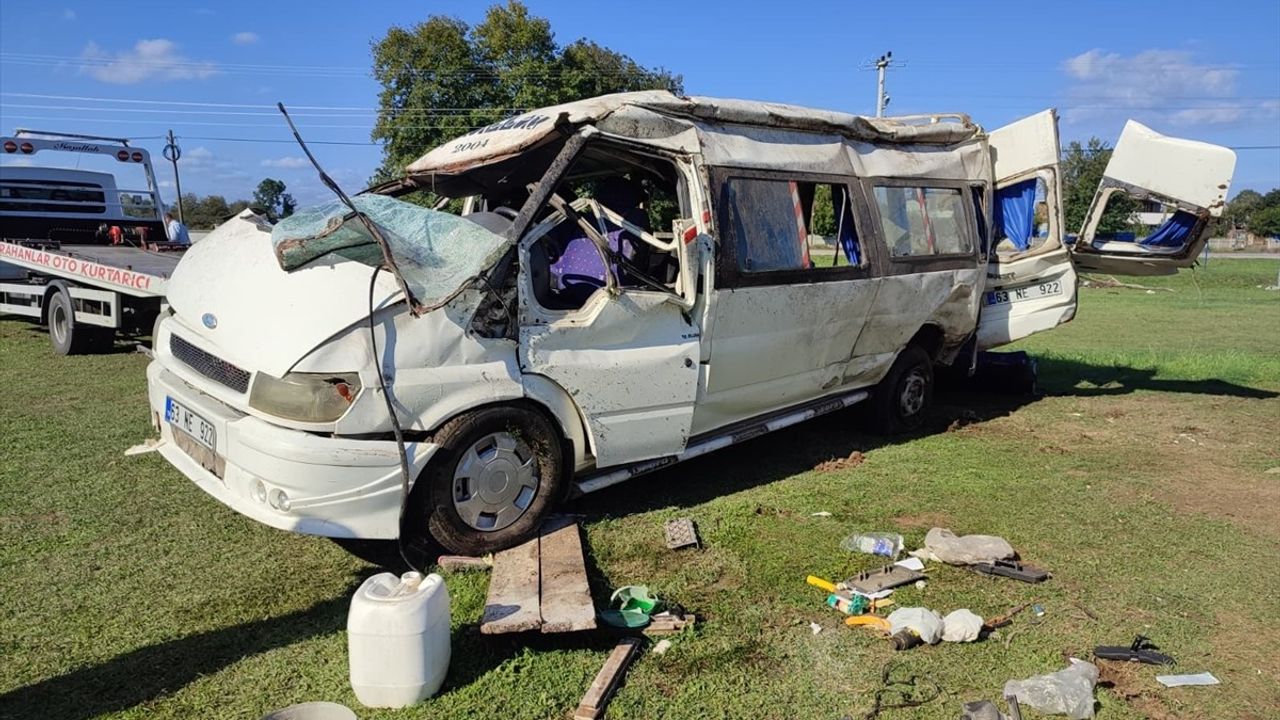 Samsun'da Minibüs Devrildi: Bir Kişi Hayatını Kaybetti