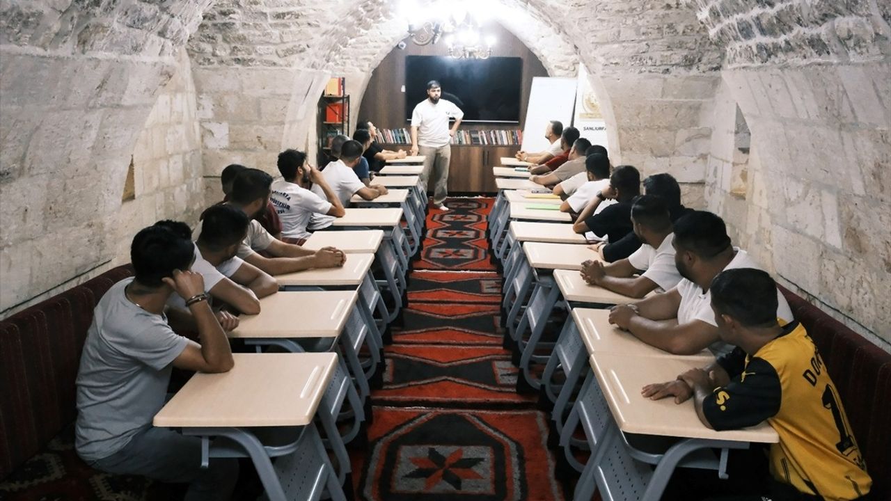 Şanlıurfa'da Uyuşturucu Bağımlısı 74 Genç Yeniden Hayata Döndü
