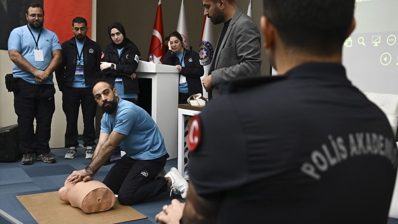 Savaş Muhabirliği Eğitimi: Gazetecilere Gerçek Hayat Koşulları