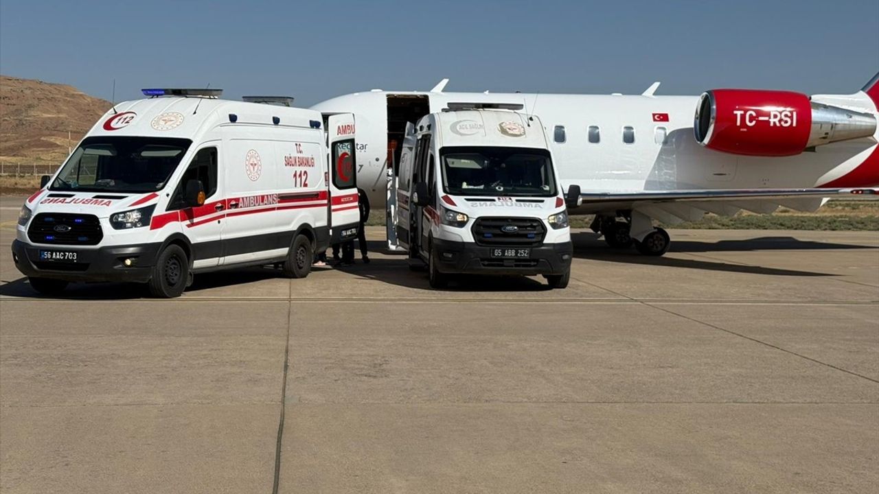 Siirt'te Hava Ambulansı Seferberliği: 59 Yaşındaki Kadın İstanbul'a Sevk Edildi